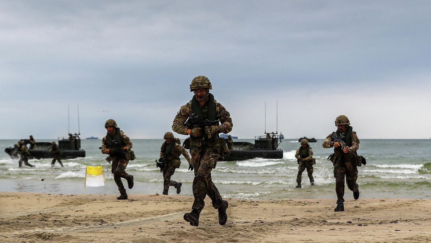 Солдаты Королевского военно-морского флота Великобритании на учениях Baltops 19 проходящих на территории Литвы и Швеции Солдаты Королевского военно-морского флота Великобритании на учениях Baltops 19 проходящих на территории Литвы и Швеции - РИА Новости, 1920, 03.05.2024