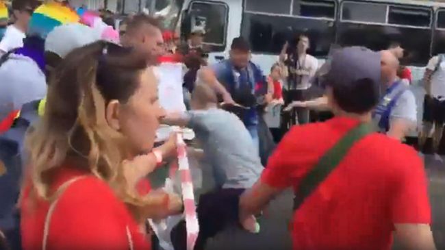 Видео нападения на Марш равенства в Киеве Видео нападения на Марш равенства в Киеве