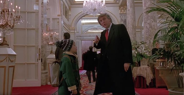 Дональд Трамп в фильме Один дома 2: Потерявшийся в Нью-Йорке Дональд Трамп в фильме Один дома 2: Потерявшийся в Нью-Йорке