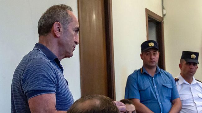 Роберт Кочарян в суде Роберт Кочарян в суде