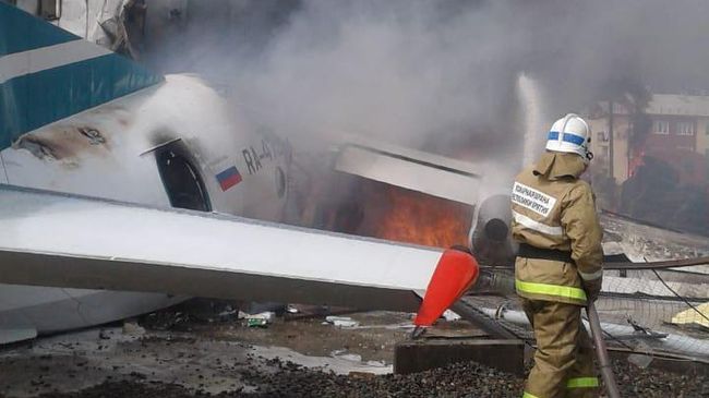 Пассажирский самолет Ан-24 авикомпании Ангара совершил аварийную посадку в аэропорту Нижнеангарска Пассажирский самолет Ан-24 авикомпании Ангара совершил аварийную посадку в аэропорту Нижнеангарска