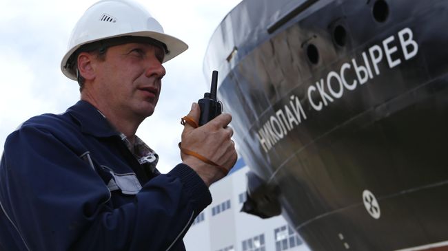 На торжественной церемонии спуска на воду многофункционального малого гидрографического судна Николай Скосырев проекта 19910 для гидрографической службы Военно-морского флота РФ На торжественной церемонии спуска на воду многофункционального малого гидрографического судна Николай Скосырев проекта 19910 для гидрографической службы Военно-морского флота РФ