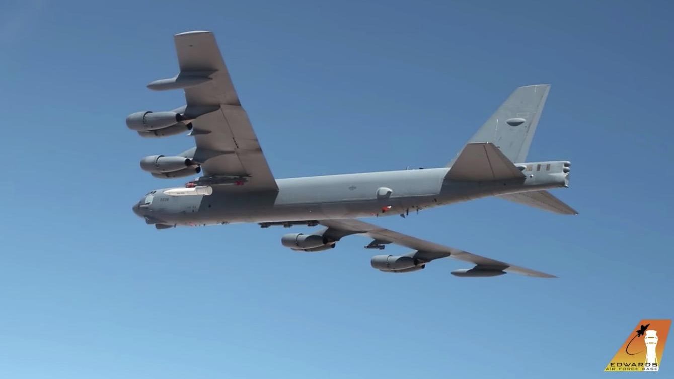 Первый полет B-52 Stratofortress, оснащенного прототипом гиперзвуковой ракеты AGM-183A Первый полет B-52 Stratofortress, оснащенного прототипом гиперзвуковой ракеты AGM-183A - РИА Новости, 1920, 13.03.2023