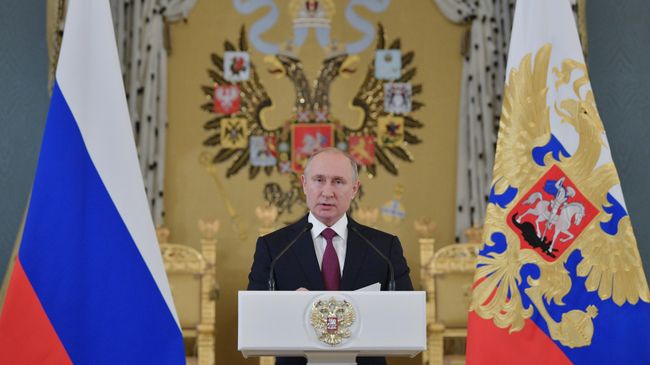 Президент России Владимир Путин во время выступления в Большом Кремлевском дворце Президент России Владимир Путин во время выступления в Большом Кремлевском дворце