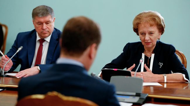 Председатель правительства РФ Дмитрий Медведев и председатель парламента Молдавии Зинаида Гречаный во время встречи. 27 июня 2019