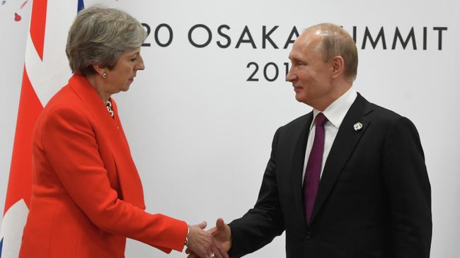 Президент РФ Владимир Путин и премьер-министр Великобритании Тереза Мэй во время встречи на полях саммита Группы двадцати в Осаке. 28 июня 2019 Президент РФ Владимир Путин и премьер-министр Великобритании Тереза Мэй во время встречи на полях саммита Группы двадцати в Осаке. 28 июня 2019