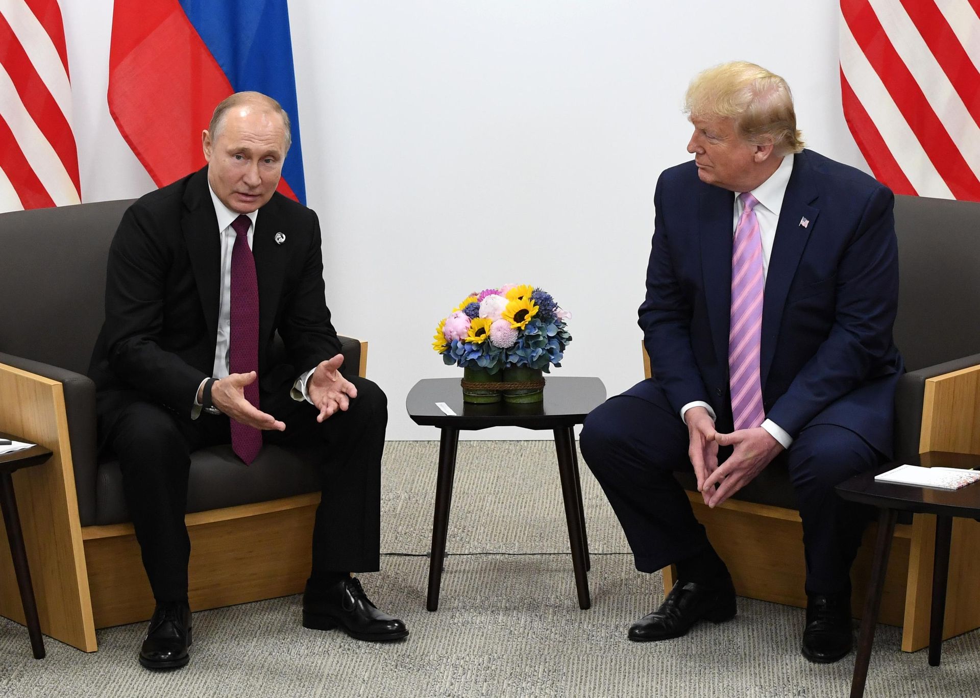 Президент РФ Владимир Путин и президент США Дональд Трамп (справа) во время встречи на полях саммита Группы двадцати в Осаке Президент РФ Владимир Путин и президент США Дональд Трамп (справа) во время встречи на полях саммита Группы двадцати в Осаке - РИА Новости, 1920, 10.01.2025