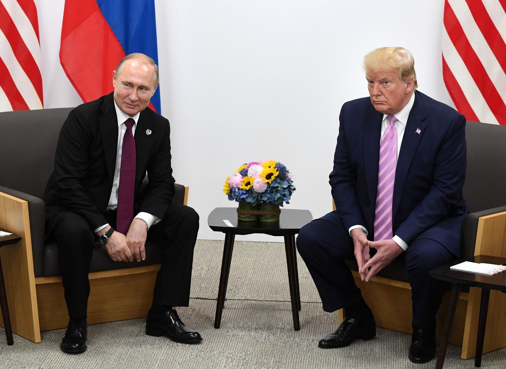 Президент РФ Владимир Путин и президент США Дональд Трамп во время встречи на полях саммита Группы двадцати в Осаке. 28 июня 2019 Президент РФ Владимир Путин и президент США Дональд Трамп во время встречи на полях саммита Группы двадцати в Осаке. 28 июня 2019 - РИА Новости, 1920, 24.10.2024