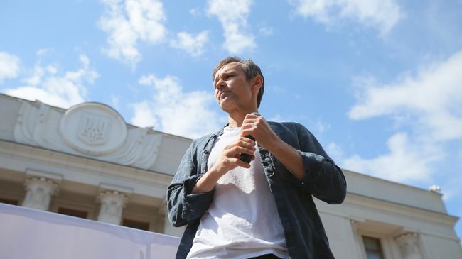 Лидер партии Голос и рок-группы Океан Эльзы Святослав Вакарчук Лидер партии Голос и рок-группы Океан Эльзы Святослав Вакарчук