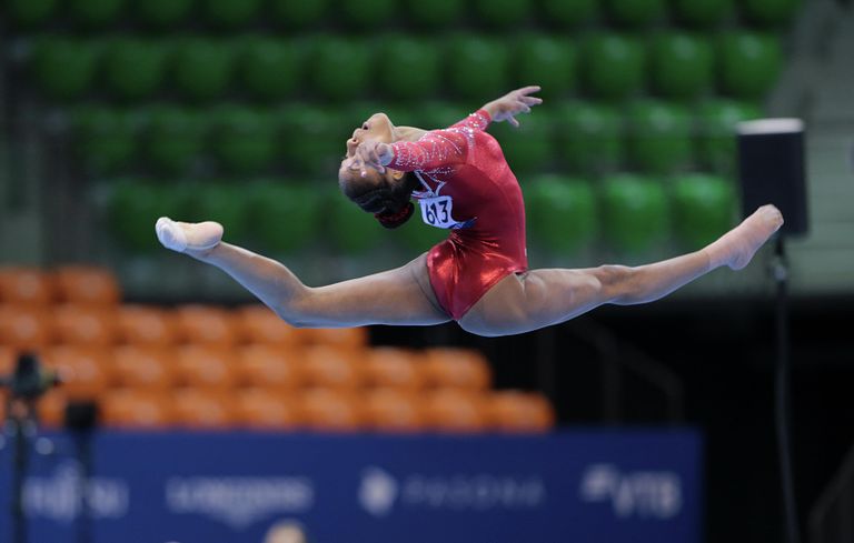Американская спортсменка на чемпионате мира по спортивной гимнастике