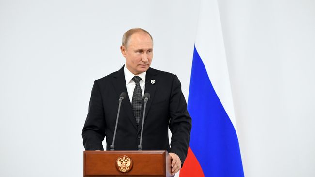 Президент РФ Владимир Путин на пресс-конференции по итогам саммита Группы двадцати Президент РФ Владимир Путин на пресс-конференции по итогам саммита Группы двадцати
