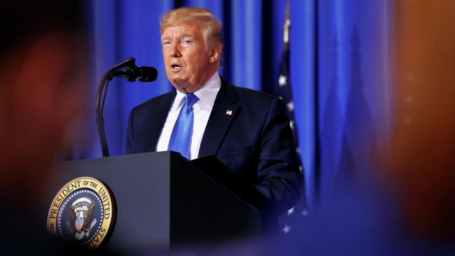 Президент США Дональд Трамп выступает во время пресс-конференции в Осаке, Япония. 29 июня 2019 Президент США Дональд Трамп выступает во время пресс-конференции в Осаке, Япония. 29 июня 2019