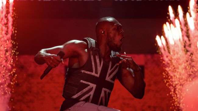 Британский рэпер Stormzy, выступает на сцене Пирамида в третий день фестиваля Гластонбери. 28 июня 2019 Британский рэпер Stormzy, выступает на сцене Пирамида в третий день фестиваля Гластонбери. 28 июня 2019