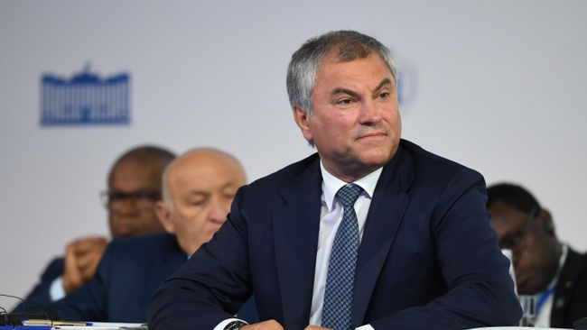 Председатель Государственной Думы РФ Вячеслав Володин на открытии Второго Международного форума Развитие парламентаризма во время первого пленарного заседания. Председатель Государственной Думы РФ Вячеслав Володин на открытии Второго Международного форума Развитие парламентаризма во время первого пленарного заседания.