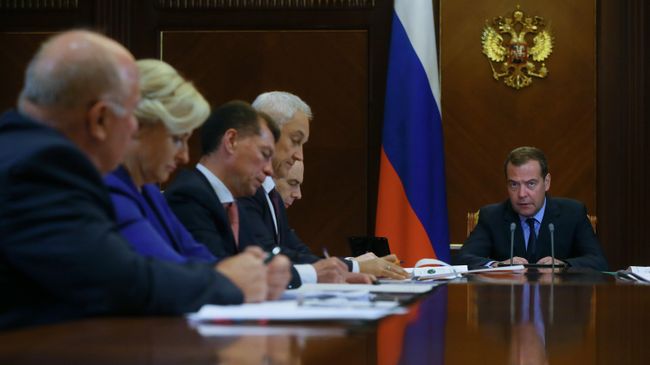 Председатель правительства РФ Дмитрий Медведев проводит совещание о росте доходов россиян. 1 июля 2019 Председатель правительства РФ Дмитрий Медведев проводит совещание о росте доходов россиян. 1 июля 2019
