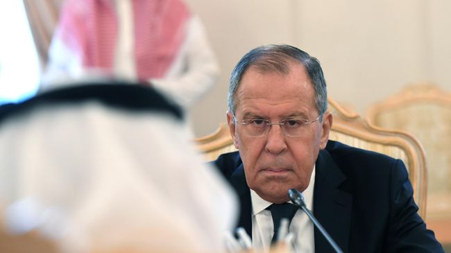 Министр иностранных дел РФ Сергей Лавров во время встречи с генеральным секретарем Организации исламского сотрудничества Юсуфом Аль-Осаимином. 3 июля 2019
