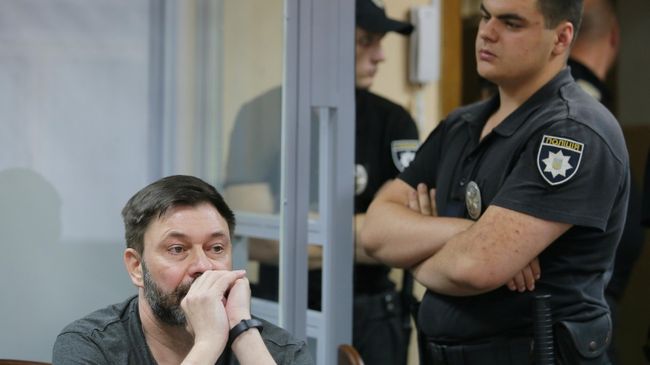Руководитель портала РИА Новости Украина Кирилл Вышинский на заседании Подольского районного суда Киева Руководитель портала РИА Новости Украина Кирилл Вышинский на заседании Подольского районного суда Киева
