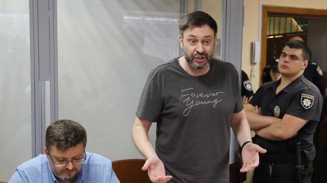Руководитель портала РИА Новости Украина Кирилл Вышинский на заседании Подольского районного суда Киева. 3 июля 2019 Руководитель портала РИА Новости Украина Кирилл Вышинский на заседании Подольского районного суда Киева. 3 июля 2019