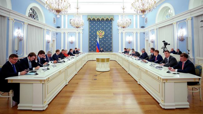 Председатель правительства РФ Дмитрий Медведев проводит совещание с членами кабинета министров. 4 июля 2019 Председатель правительства РФ Дмитрий Медведев проводит совещание с членами кабинета министров. 4 июля 2019