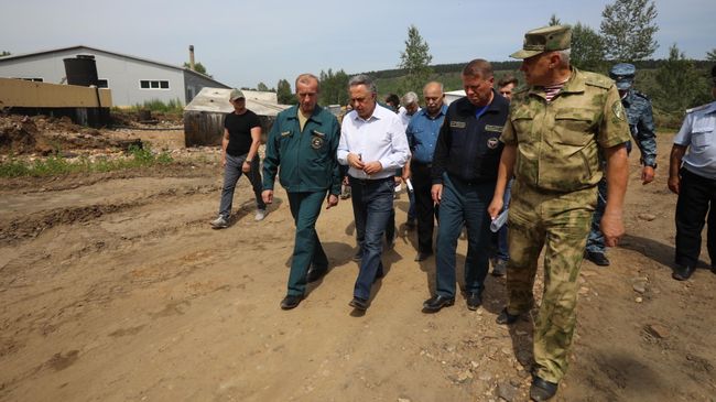 Вице-премьер РФ Виталий Мутко во время поездки в Иркутскую область
Вице-премьер РФ Виталий Мутко во время поездки в Иркутскую область