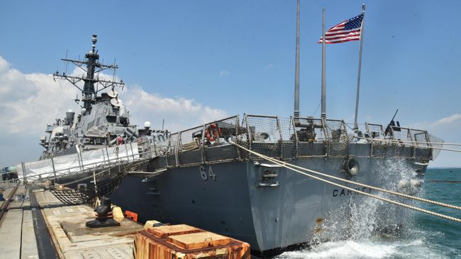 Эсминец ВМС США Carney в морском порту Одессы. Корабль задействован в международных учениях Sea Breeze-2019