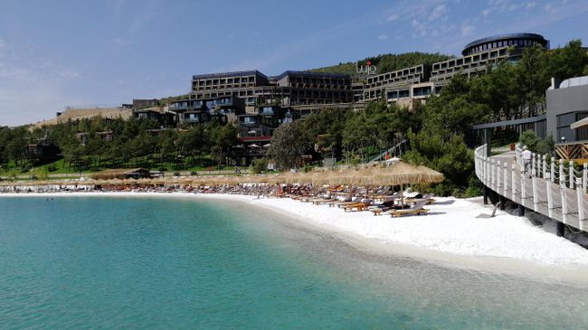 Один из пляжей отеля Lujo Bodrum Один из пляжей отеля Lujo Bodrum
