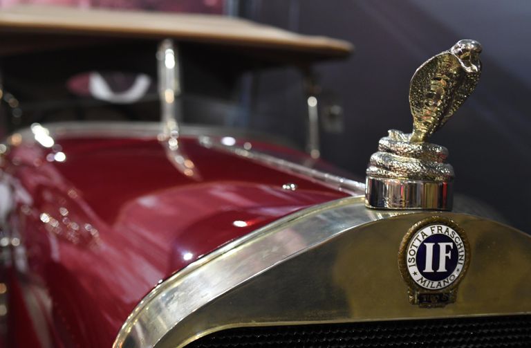 Автомобиль Isotta Fraschini Tipo 8 (Италия) во время открытия самого большого в России автомузея Моторы Октября Автомобиль Isotta Fraschini Tipo 8 (Италия) во время открытия самого большого в России автомузея Моторы Октября