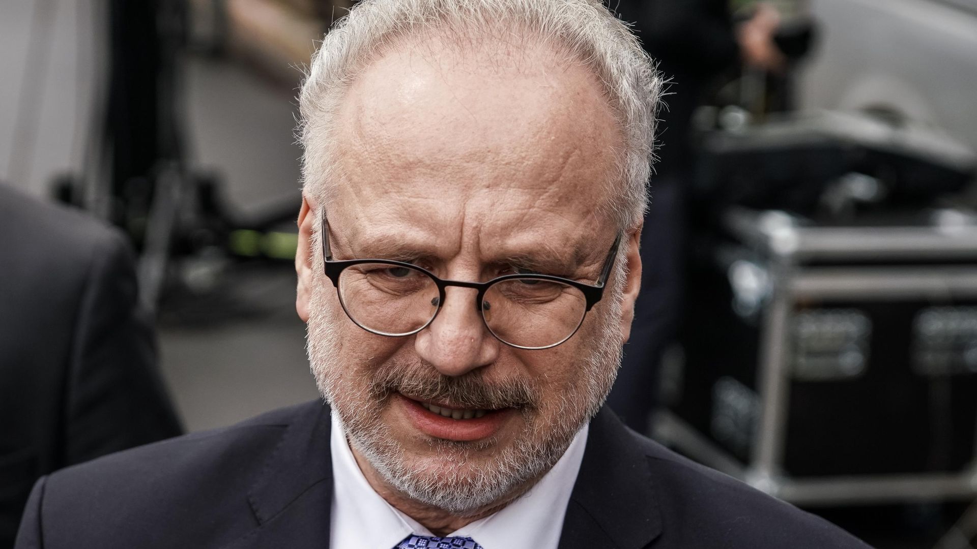Президент Латвии Эгилс Левитс перед церемонией возложения цветов к памятнику Свободы в день своей инаугурации. Президент Латвии Эгилс Левитс перед церемонией возложения цветов к памятнику Свободы в день своей инаугурации. - РИА Новости, 1920, 25.05.2021