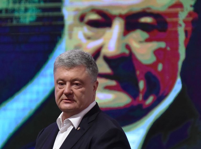 Экс-президент Украины, лидер партии Европейская солидарность Петр Порошенко выступает на Форуме местного развития в Трускавце (Львовская область) Экс-президент Украины, лидер партии Европейская солидарность Петр Порошенко выступает на Форуме местного развития в Трускавце (Львовская область)