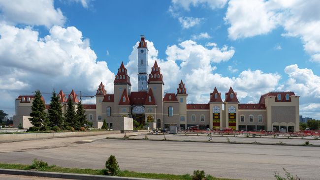 Территория строящегося парка развлечений Остров мечты в Нагатинской пойме