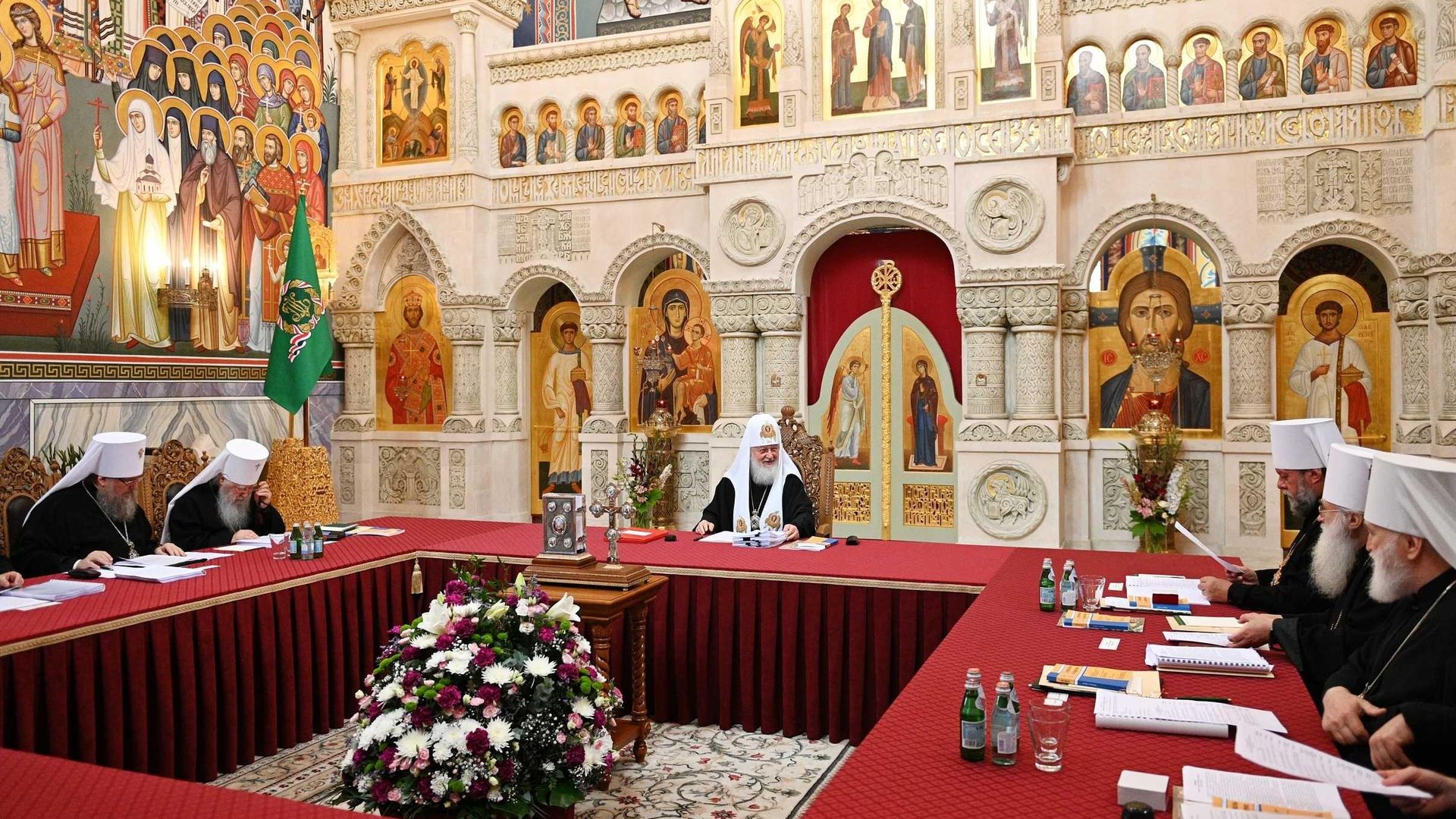 Патриарх Московский и всея Руси Кирилл на заседании Священного Синода Русской православной церкви в Спасо-Преображенском Валаамском монастыре - РИА Новости, 1920, 08.12.2020