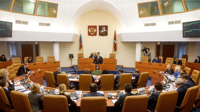 Депутаты Мосгордумы на первом заседании Московской Городской Думы шестого созыва