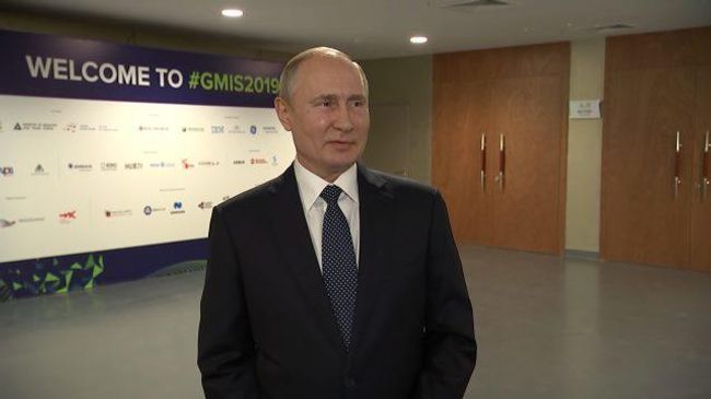 Много чести: Владимир Путин ответил на высказывания грузинского журналиста Много чести: Владимир Путин ответил на высказывания грузинского журналиста
