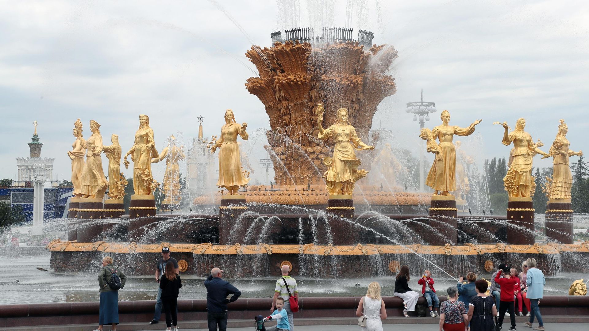 Фонтан Дружба народов на ВДНХ в Москве Фонтан Дружба народов на ВДНХ в Москве - РИА Новости, 1920, 30.07.2019