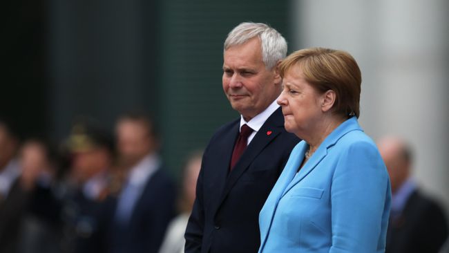 Канцлер Германии Ангела Меркель во время встречи с премьер-министром Финляндии Антти Ринне в Берлине Канцлер Германии Ангела Меркель во время встречи с премьер-министром Финляндии Антти Ринне в Берлине