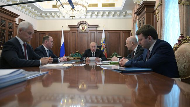 Владимир Путин проводит совещание по экономическим вопросам. 10 июля 2019 Владимир Путин проводит совещание по экономическим вопросам. 10 июля 2019