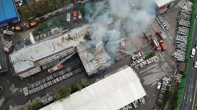 Вид с квадрокоптера на последствия пожара на газопроводе в Мытищах Вид с квадрокоптера на последствия пожара на газопроводе в Мытищах