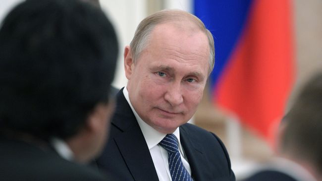 Президент РФ Владимир Путин во время встречи с президентом Боливии Эво Моралесом Президент РФ Владимир Путин во время встречи с президентом Боливии Эво Моралесом
