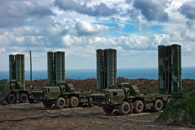 Зенитные ракетные комплексы С-400 Триумф Зенитные ракетные комплексы С-400 Триумф
