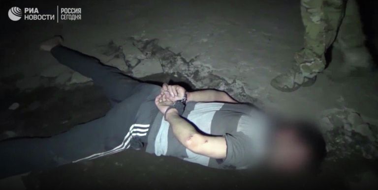 Кадр из видео задержания подозреваемых в подготовке теракта на поезде Сапсан в 2017 году