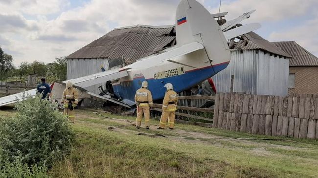 Падение легкомоторного самолета на дом в Чечне. 16 июля 2019 Падение легкомоторного самолета на дом в Чечне. 16 июля 2019