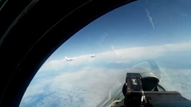 Полет стратегических ракетоносцев Ту-160 над Балтикой