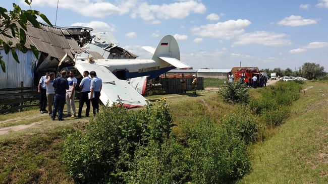 Место падения легкомоторного самолета на дом в Чечне Место падения легкомоторного самолета на дом в Чечне