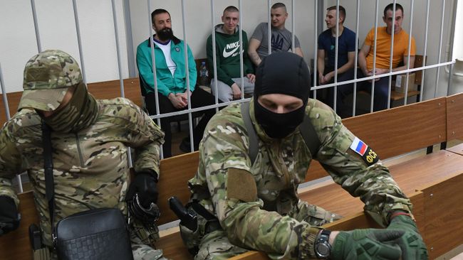 Задержанные украинские моряки на заседании Лефортовского суда города Москвы Задержанные украинские моряки на заседании Лефортовского суда города Москвы