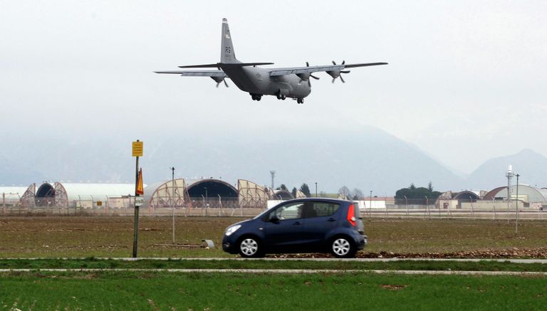 Авиабаза Aviano в Италии Авиабаза Aviano в Италии