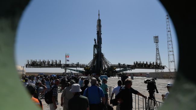Ракета-носитель Союз-ФГ с пилотируемым кораблем Союз МС-13 на стартовой площадке космодрома Байконур Ракета-носитель Союз-ФГ с пилотируемым кораблем Союз МС-13 на стартовой площадке космодрома Байконур
