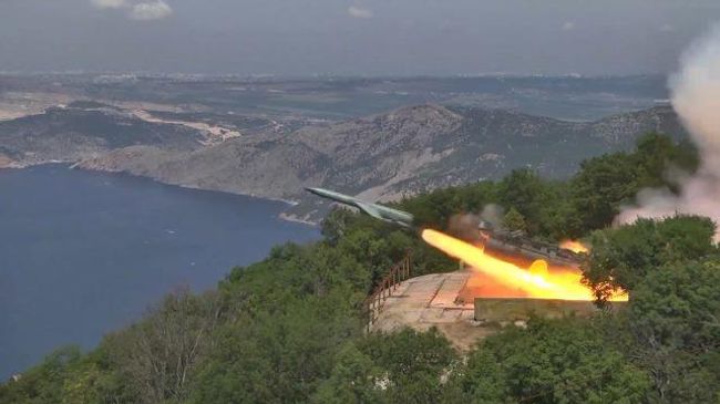Кадры стрельб фрегата Адмирал Макаров и ракетного комплекса Утес в Черном море Кадры стрельб фрегата Адмирал Макаров и ракетного комплекса Утес в Черном море