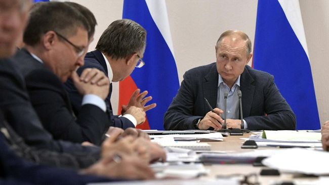 Президент РФ Владимир Путин проводит совещание о мерах по ликвидации последствий наводнения в Иркутской области Президент РФ Владимир Путин проводит совещание о мерах по ликвидации последствий наводнения в Иркутской области