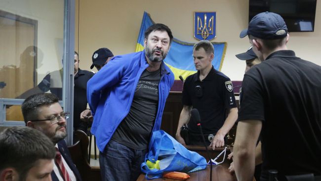 Руководитель портала РИА Новости Украина Кирилл Вышинский на заседании Подольского районного суда Киева. 19 июля 2019 Руководитель портала РИА Новости Украина Кирилл Вышинский на заседании Подольского районного суда Киева. 19 июля 2019