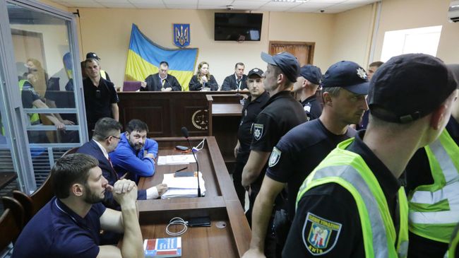 Руководитель портала РИА Новости Украина Кирилл Вышинский на заседании Подольского районного суда Киева. 19 июля 2019 Руководитель портала РИА Новости Украина Кирилл Вышинский на заседании Подольского районного суда Киева. 19 июля 2019